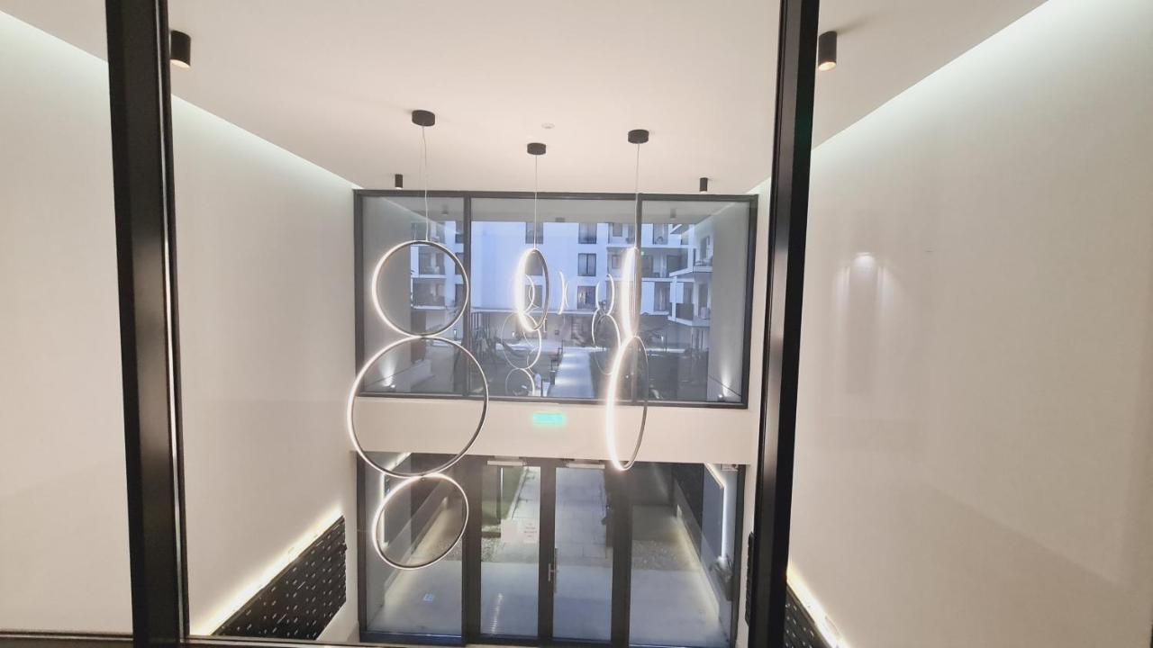 Апартаменты 5* Luxury Near Avram Iancu Sq New. Private Parking Клуж-Напока Экстерьер фото