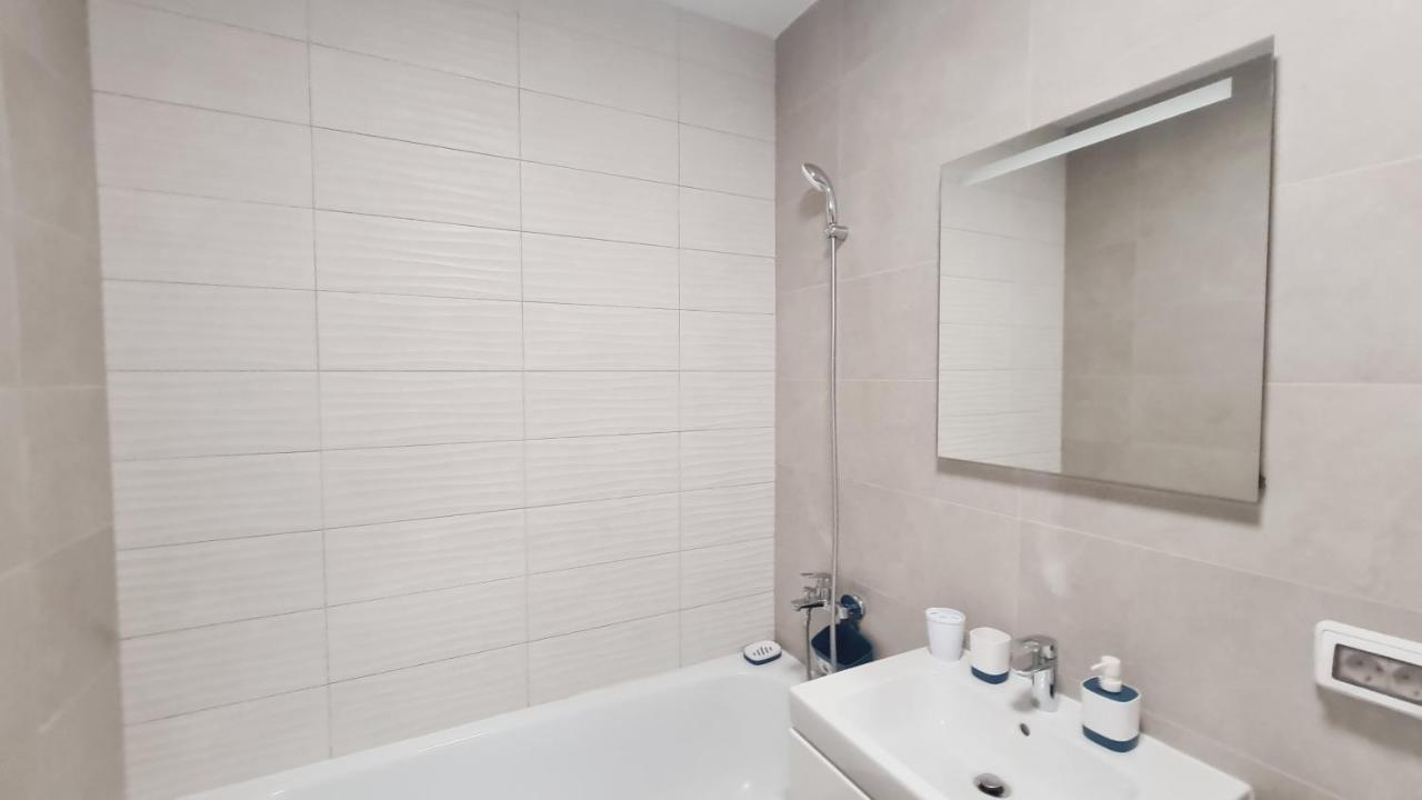 Апартаменты 5* Luxury Near Avram Iancu Sq New. Private Parking Клуж-Напока Экстерьер фото