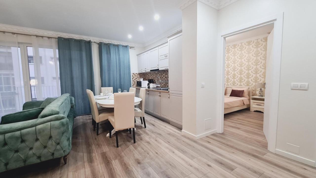 Апартаменты 5* Luxury Near Avram Iancu Sq New. Private Parking Клуж-Напока Экстерьер фото